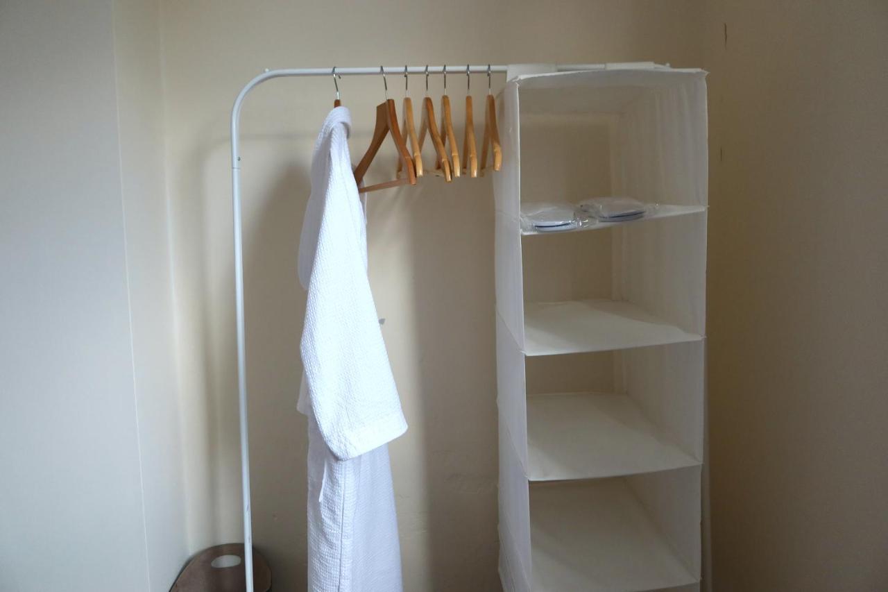 Large 2 Floor Near & Train And Golf Courses Apartment