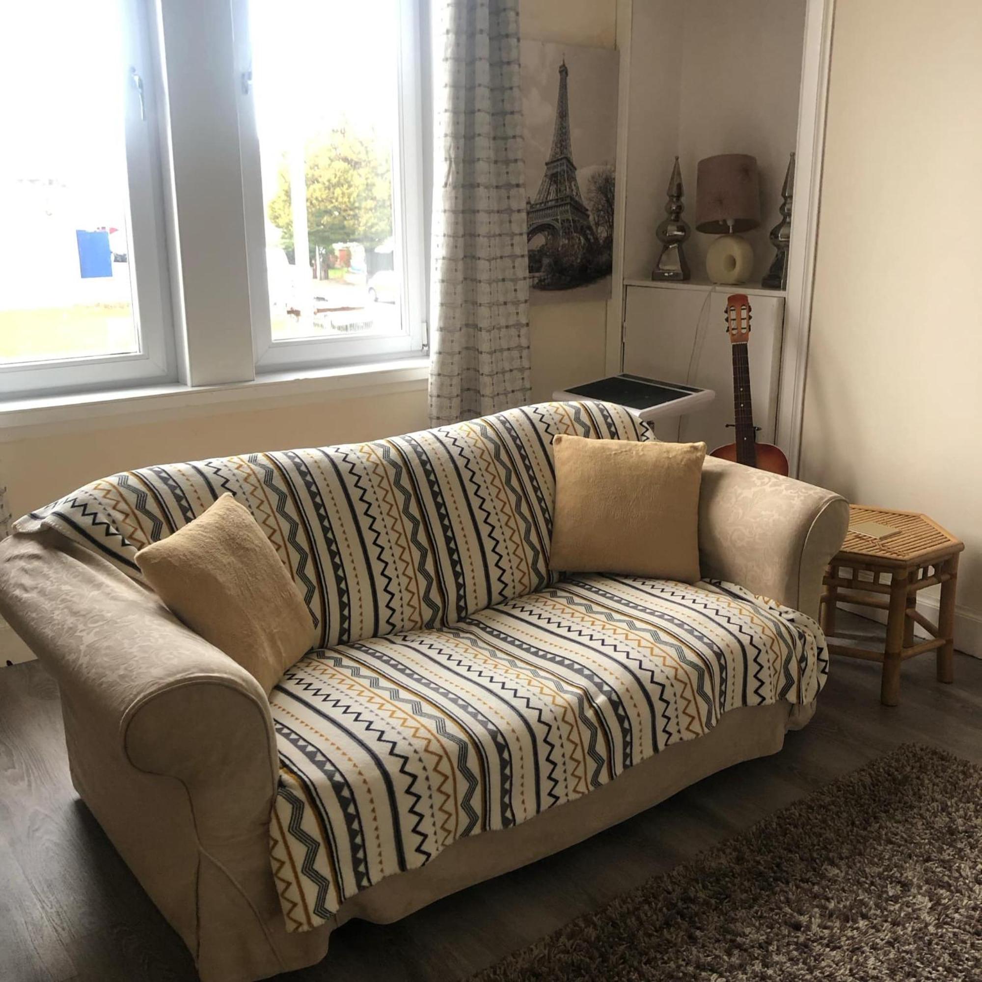Large 2 Floor Near & Train And Golf Courses Apartment