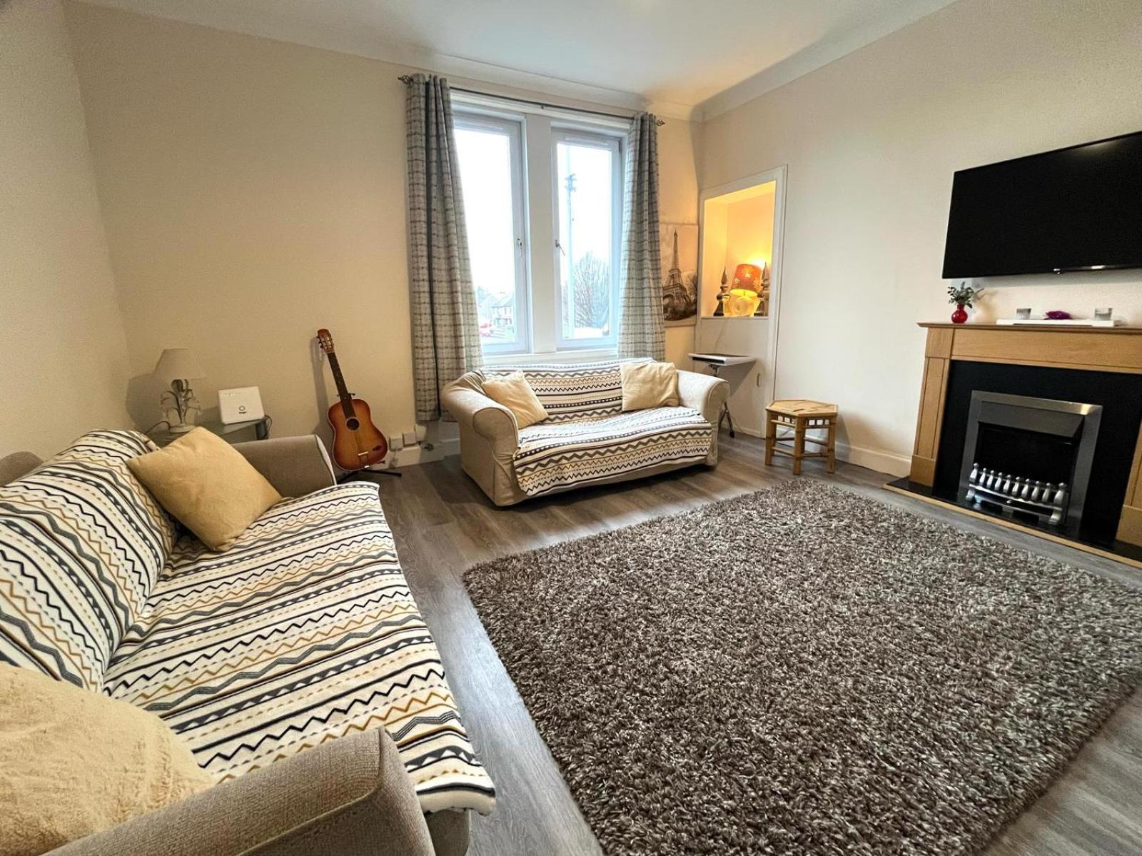 Large 2 Floor Near & Train And Golf Courses Apartment Methil